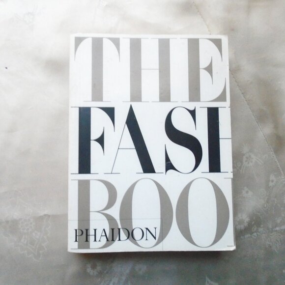 The Fashion Book Photography History - Editorial Design info - Picture 13 of 13